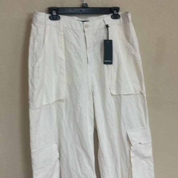 NWT~Forever 21 White Cargo Pants, size: extra large - Picture 3 of 4